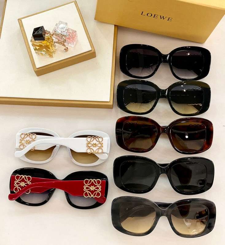 Picture of Loewe Sunglasses _SKUfw50176289fw